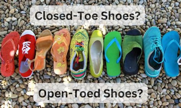 Are closed toe shoes PPE?