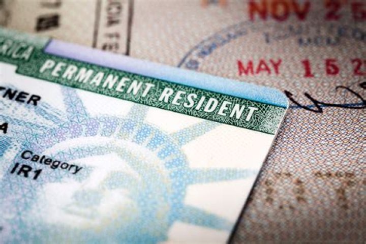 Are o1 visa holders resident aliens?