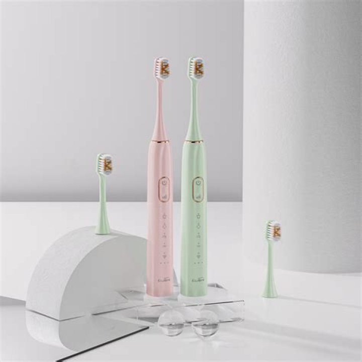 Can a toothbrush cut your gums?
