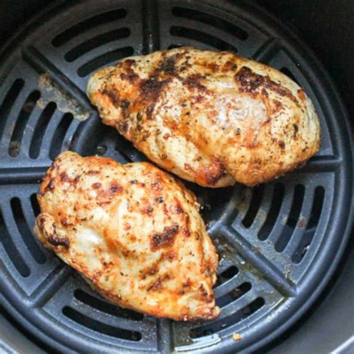 Can you cook fries and chicken at the same time in an air fryer?