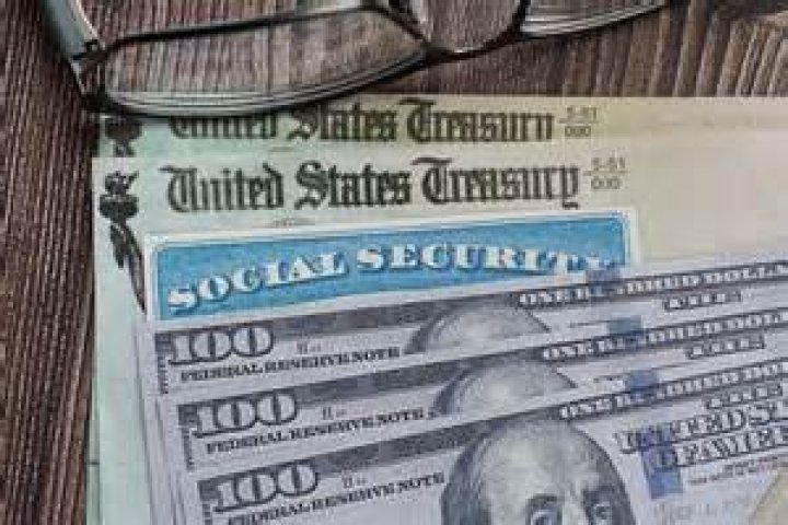 Can you draw Social Security and widows benefits at the same time?
