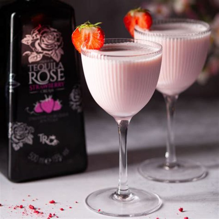 Can you mix Tequila Rose and milk?
