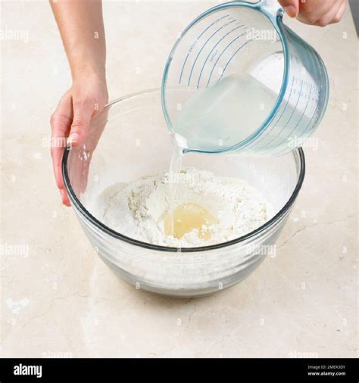 Can you use flour and water as wallpaper paste?