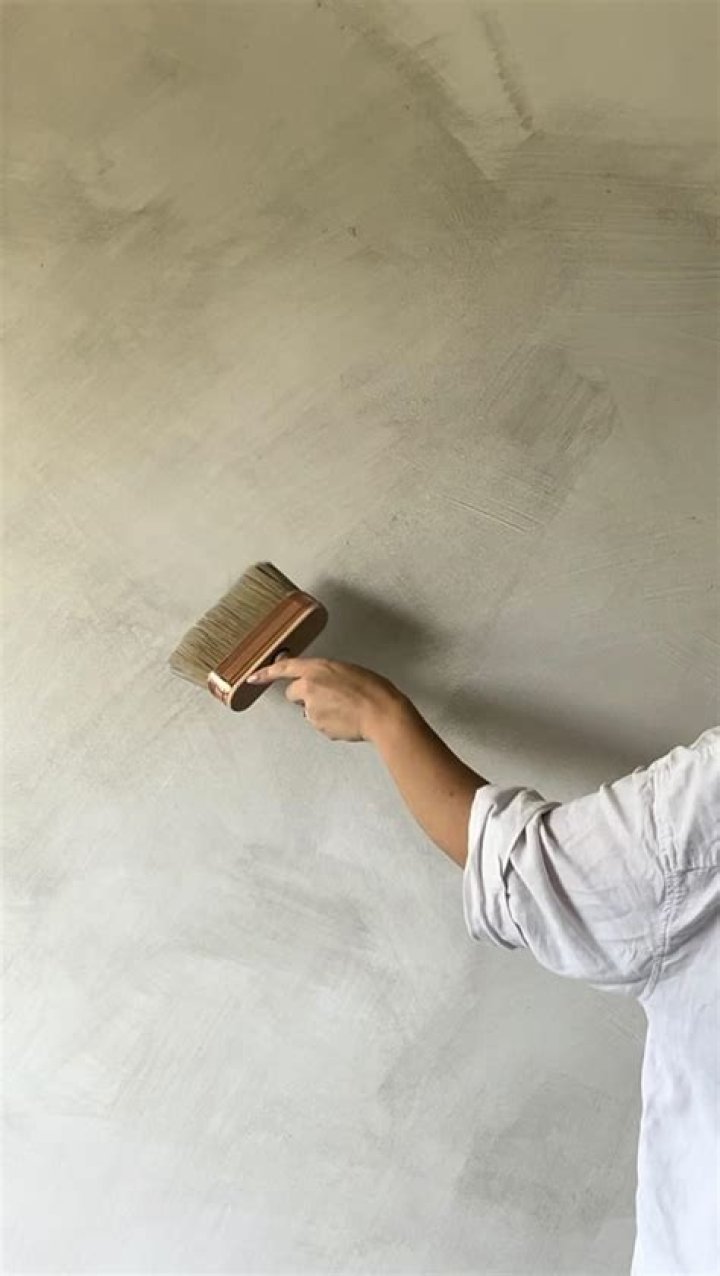 Do I need to wash ceiling before painting?