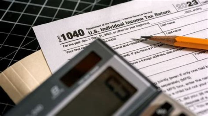 How are old tax returns retained by the IRS?