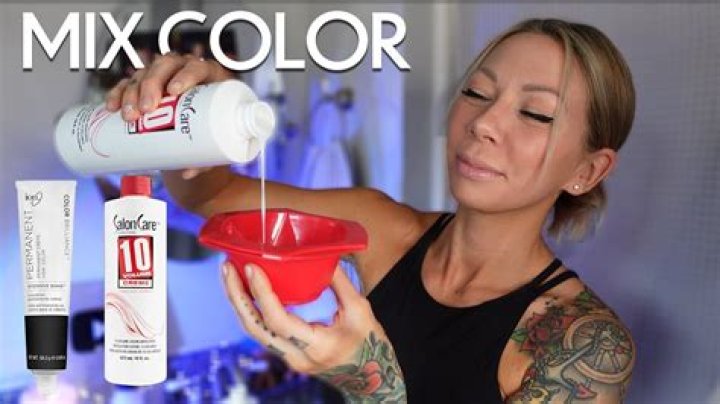 How much peroxide do I mix with hair Colour?