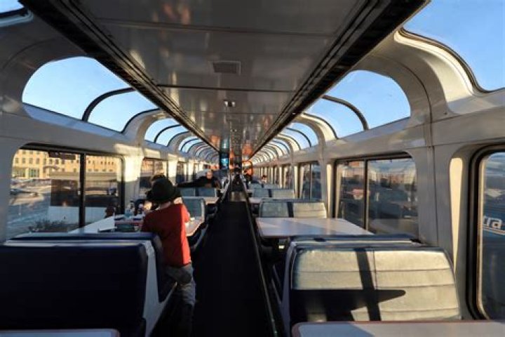 Is it better to sit on the upper or lower level on Amtrak?