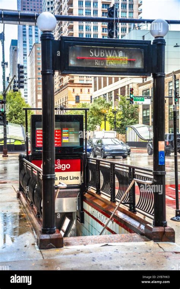 Is the Chicago subway safe at night?