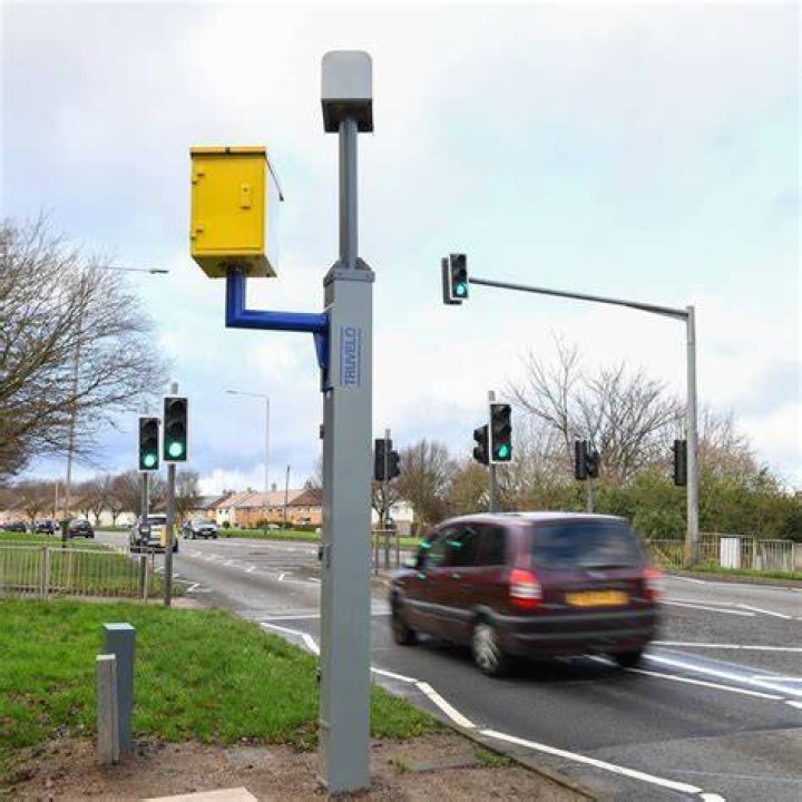 What are the Round cameras on traffic lights UK?