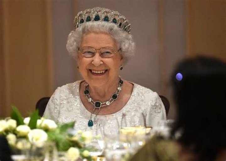 What does Queen Elizabeth eat?