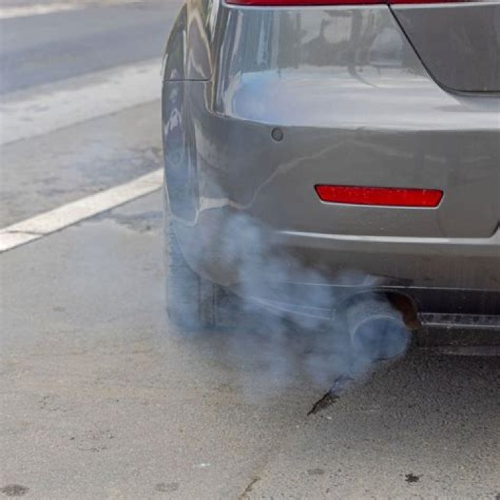 What does rich exhaust smell like?