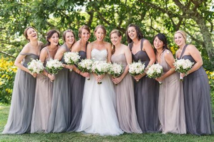 What is a good number of bridesmaids?