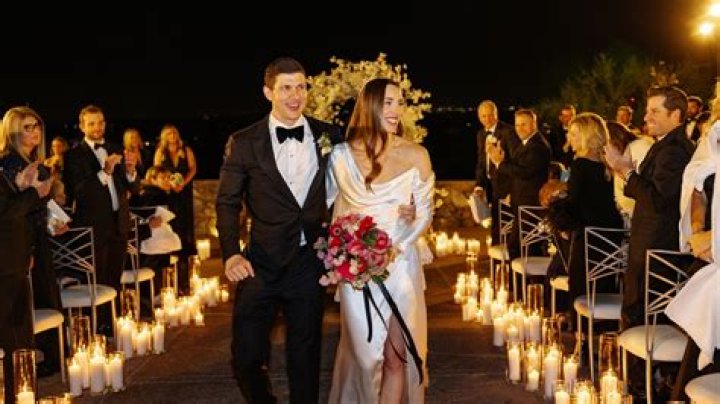 What is a solo wedding?