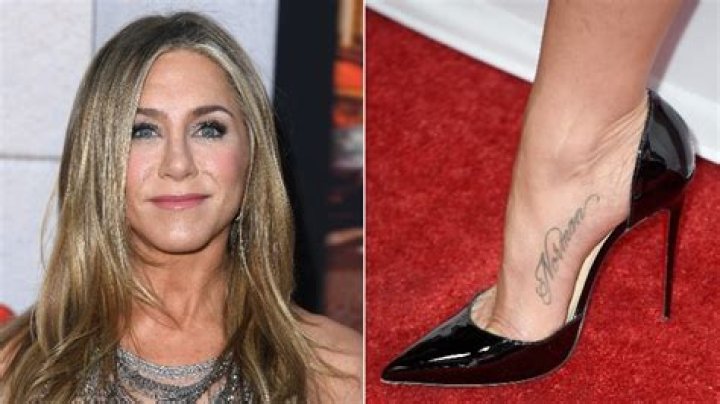 What tattoos does Jennifer Aniston have?
