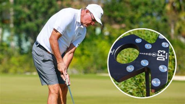 What type of putter does Bubba Watson use?