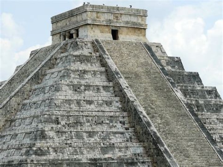 Where are Aztec temples?