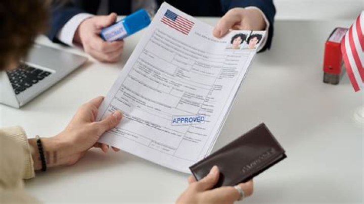 Will pending H4 become out of status if H1B change jobs?